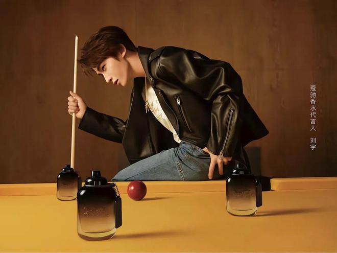 IU的绽放满足了少女的全部幻想开元棋牌本周时髦大事｜陈都灵和(图20)
