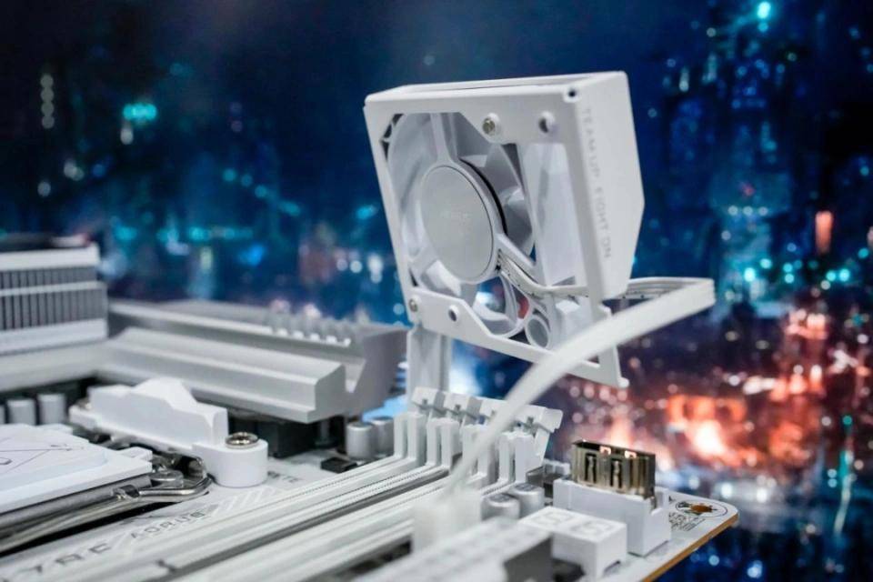 X3D系列主板免费提升游戏性能开元棋牌高端主板“模范生”技嘉(图3)